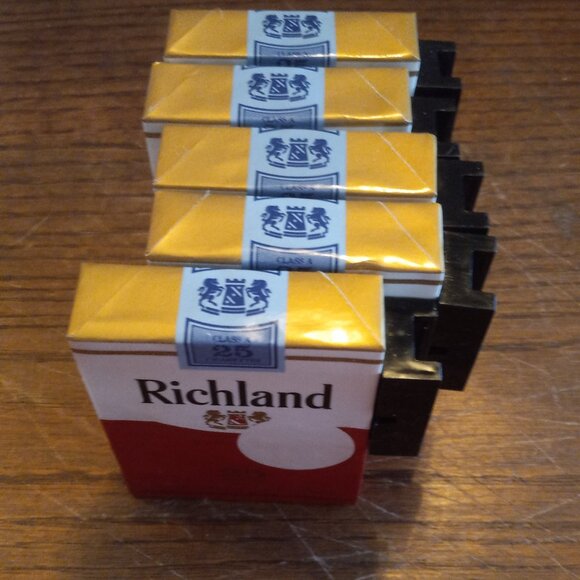 5 Richland VTG Cigarette Advertisement Plastic Pack Pen Holder PENS NON WORKING - Picture 12 of 12